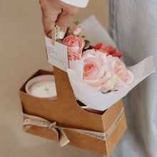 Load image into Gallery viewer, Mother&#39;s Day Faux and Flower Carry Set
